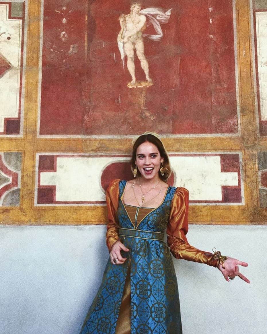 マチルダ・ルッツのインスタグラム：「Simonetta Vespucci feeling like a rockstar! #medici #tb #rockprincess」