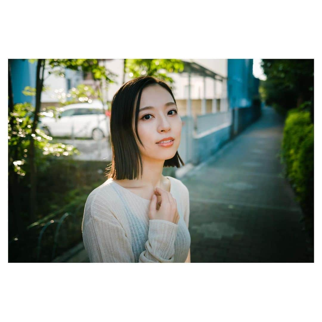 愛加あゆさんのインスタグラム写真 - (愛加あゆInstagram)「今日は休み。 家にこもって『Now.Here.This.』のこと考えたり、息抜きにNetflixで映画観たり、わんこ達とお昼寝したり、Uberで美味しいカレーを頼んだり(笑) 何気ない一日に幸せ噛み締めてました。  photo by  jun endo #愛加あゆ」11月24日 0時31分 - manaka_ayu