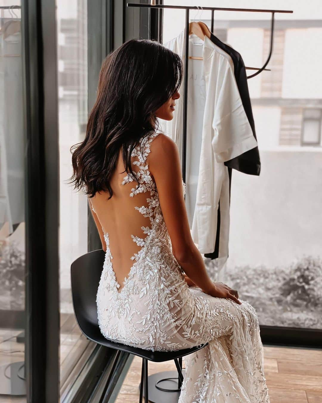 Galia Lahavさんのインスタグラム写真 - (Galia LahavInstagram)「THIS BACK // Our #Margot is a backless dream ❤️ #GaliaLahav #GLCouture」11月24日 1時01分 - galialahav