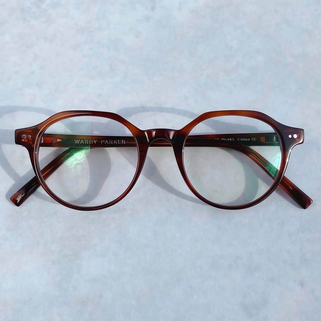 Warby Parkerのインスタグラム：「Begley is back! What’s different about our classic round frame? We gave it a slimmer nose bridge and added our signature Graduated Rivet design. More of our Winter 2020 collection with the link in bio!」