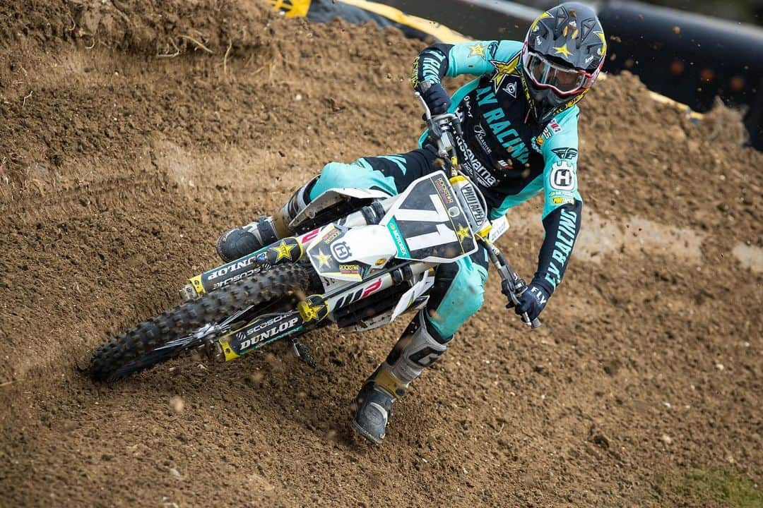 Racer X Onlineさんのインスタグラム写真 - (Racer X OnlineInstagram)「Mini O’s Supercross racing is underway at Gatorback 🐊 Watch LIVE NOW on @RacerXOnline 📺 Link in bio」11月24日 1時18分 - racerxonline