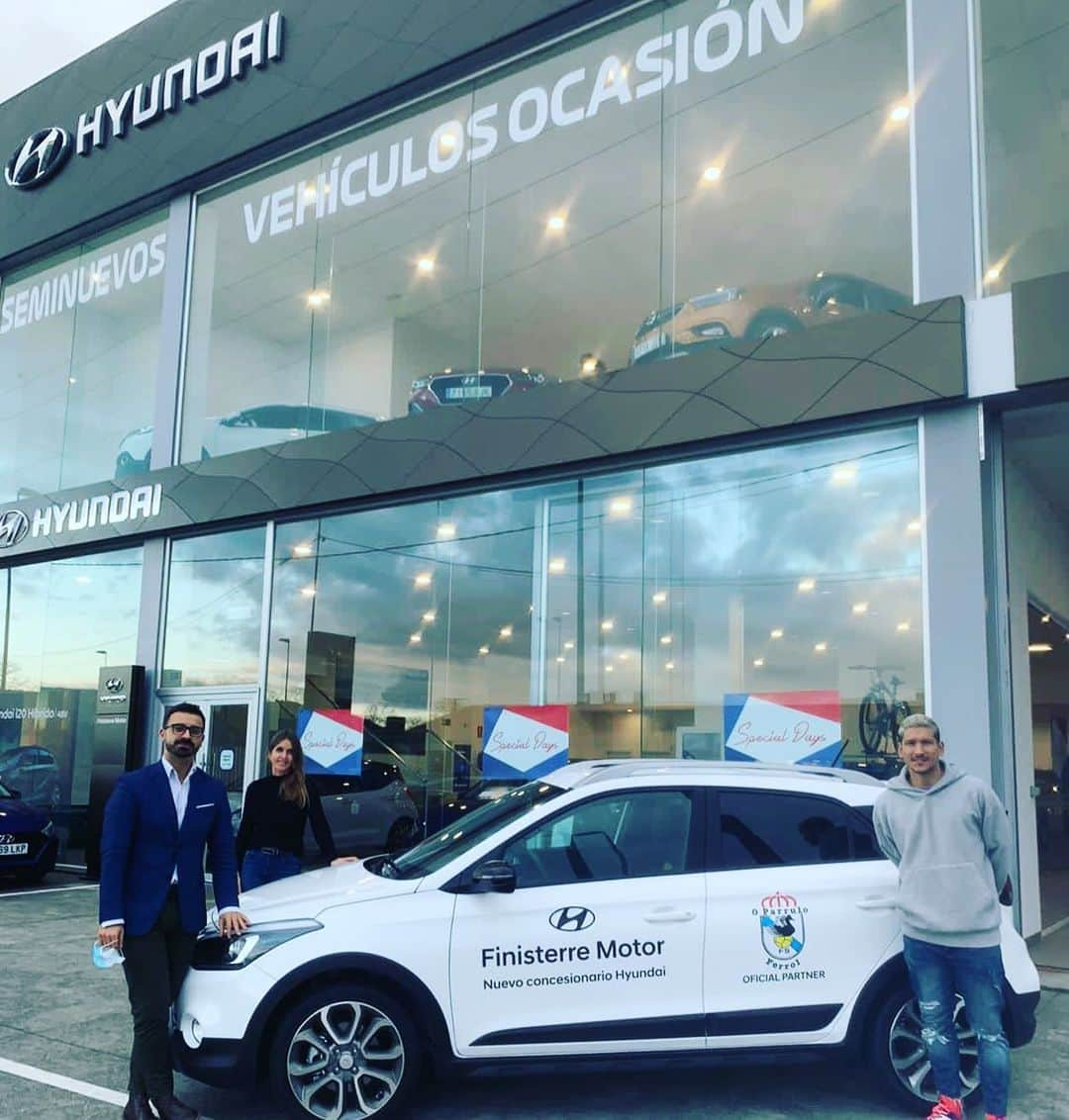 森岡薫のインスタグラム：「Gracias por la atención!!!👏👏👏 @finisterremotor  ありがとうございます😊  #FinisterreMotorFerrol #FinisterreMotor #Ferrol #Hyundai #OParrullo #i20active」