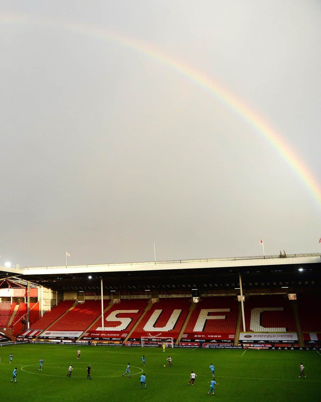 プレミアリーグさんのインスタグラム写真 - (プレミアリーグInstagram)「🌈 🎶 Somewhere over the rainbow 🎶 🌈」11月24日 1時39分 - premierleague