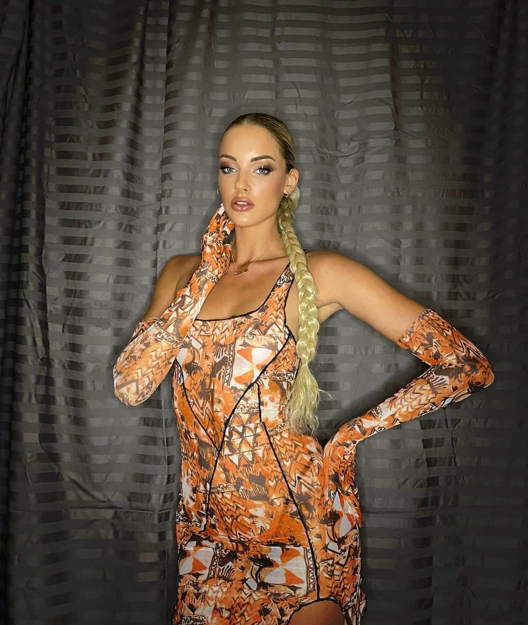ルセット・ヴァン・ビークのインスタグラム：「Birthday behavior 🧡」