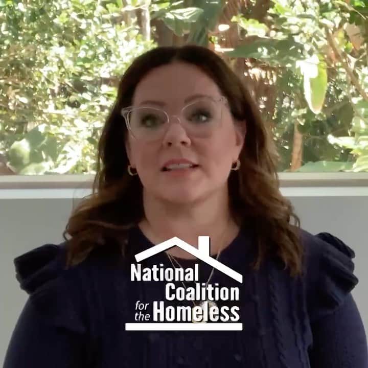 のインスタグラム：「Today is Day 14 of our #20DaysOfKindness 🥳 & the #Superintelligence family is highlighting @national_homeless, they work to end and prevent homelessness while also making sure those in need are respected and protected. They believe that safe, decent and affordable housing is a human right and together we can end and prevent homelessness. Winter is upon us and every human deserves the right to a warm bed, so whatever you can give, a dollar, 50 cents visit 20daysofkindness.com and learn more. Just remember — a little bit of love goes a long way. ❤️ @hbomax」