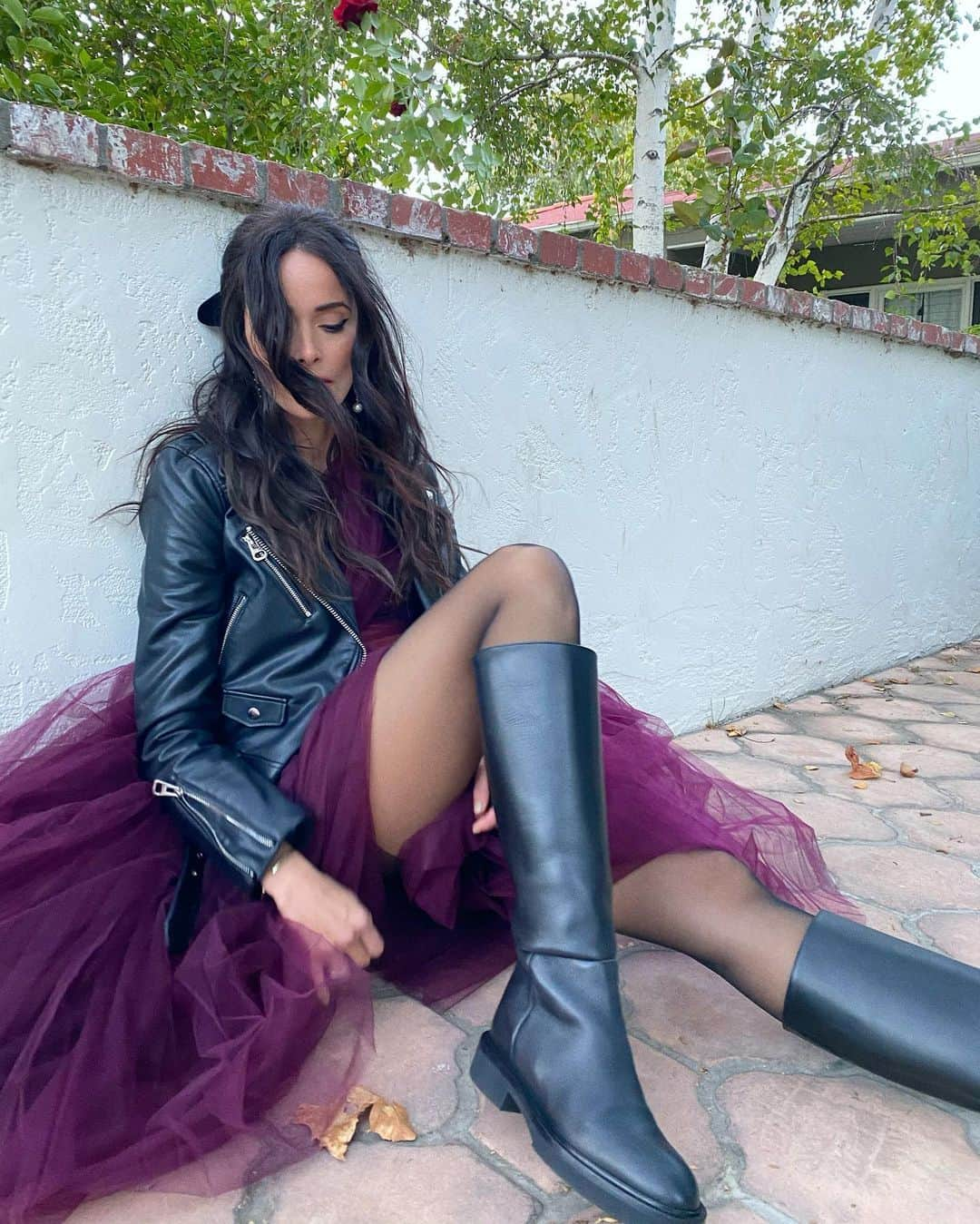 アビゲイル・スペンサーさんのインスタグラム写真 - (アビゲイル・スペンサーInstagram)「Faux leather & tulle is everything kewl. @khaite_ny 📷 @claytonhawkins #holidaystyle」11月24日 2時10分 - abigailspencer