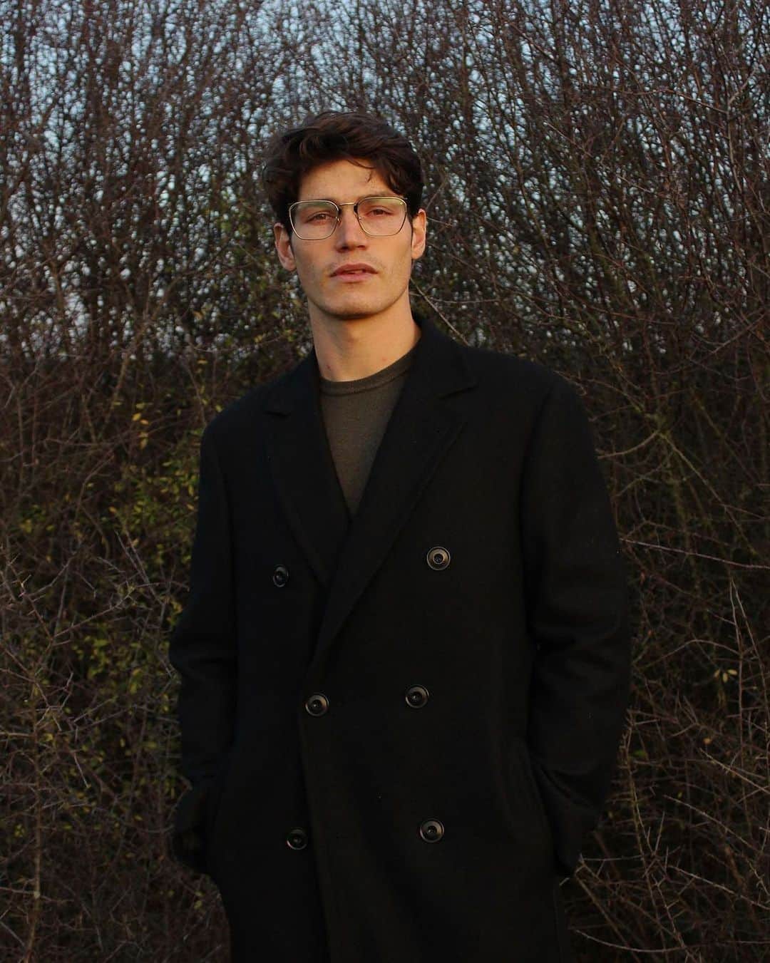 カナーリのインスタグラム：「@iamsamway is pictured wearing a #CanaliFW20 look while #ChasingBeauty surrounded by nature and the autumnal sky. #Canali1934 #MadeInItaly」