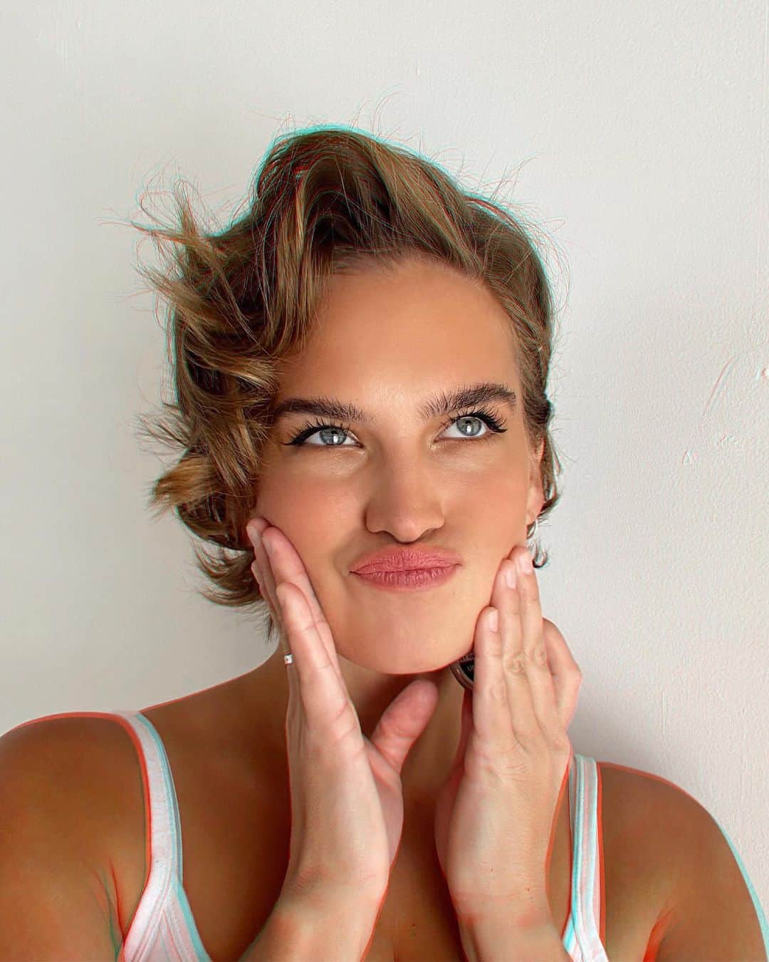 ストーミ・ヘンレイのインスタグラム：「Just joined the @pildoranow family and found my new favorite lip and cheek stain, it’s yummyyy❤️」