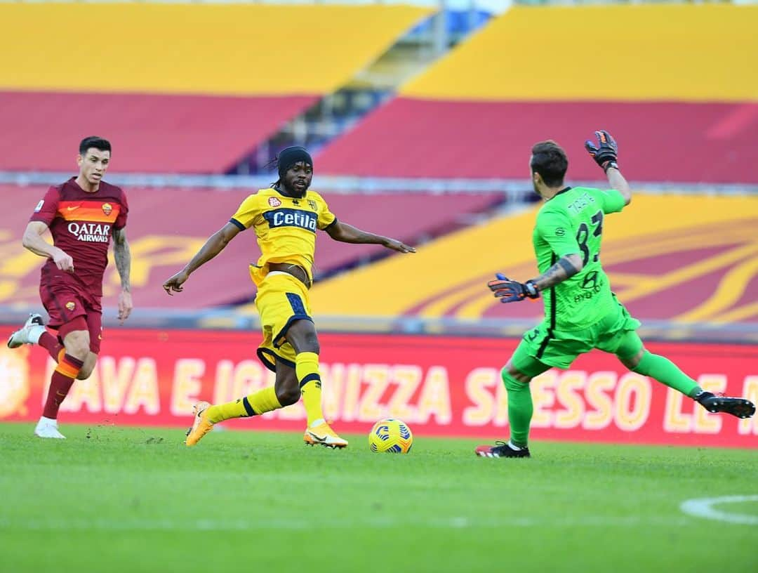 ジェルヴィーニョさんのインスタグラム写真 - (ジェルヴィーニョInstagram)「About yesterday game   _____________________________________ @parmacalcio1913 💛💙 @andreacantini.photos 📸 ______________________________________  #forzaparma  #parma  #roma  #seriea  #italia  #teamg27  #team225」11月24日 2時33分 - gervinhofficial