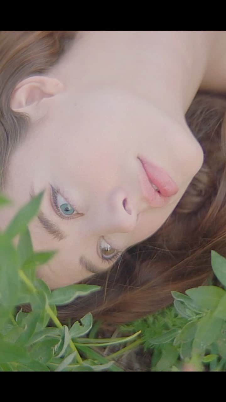 のインスタグラム：「Full experimental short film on my YouTube 🐒 link in bio」