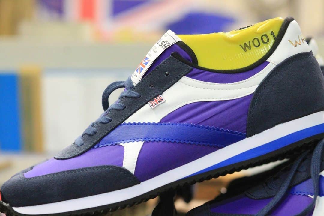 ウォルシュのインスタグラム：「Shop all things colourful with the Tornado Violet 💜 . . . #normanwalshuk #normanwalsh #britishmanufacturing #madeinbritain #ukmfg #shoes #footwear #sneakers」