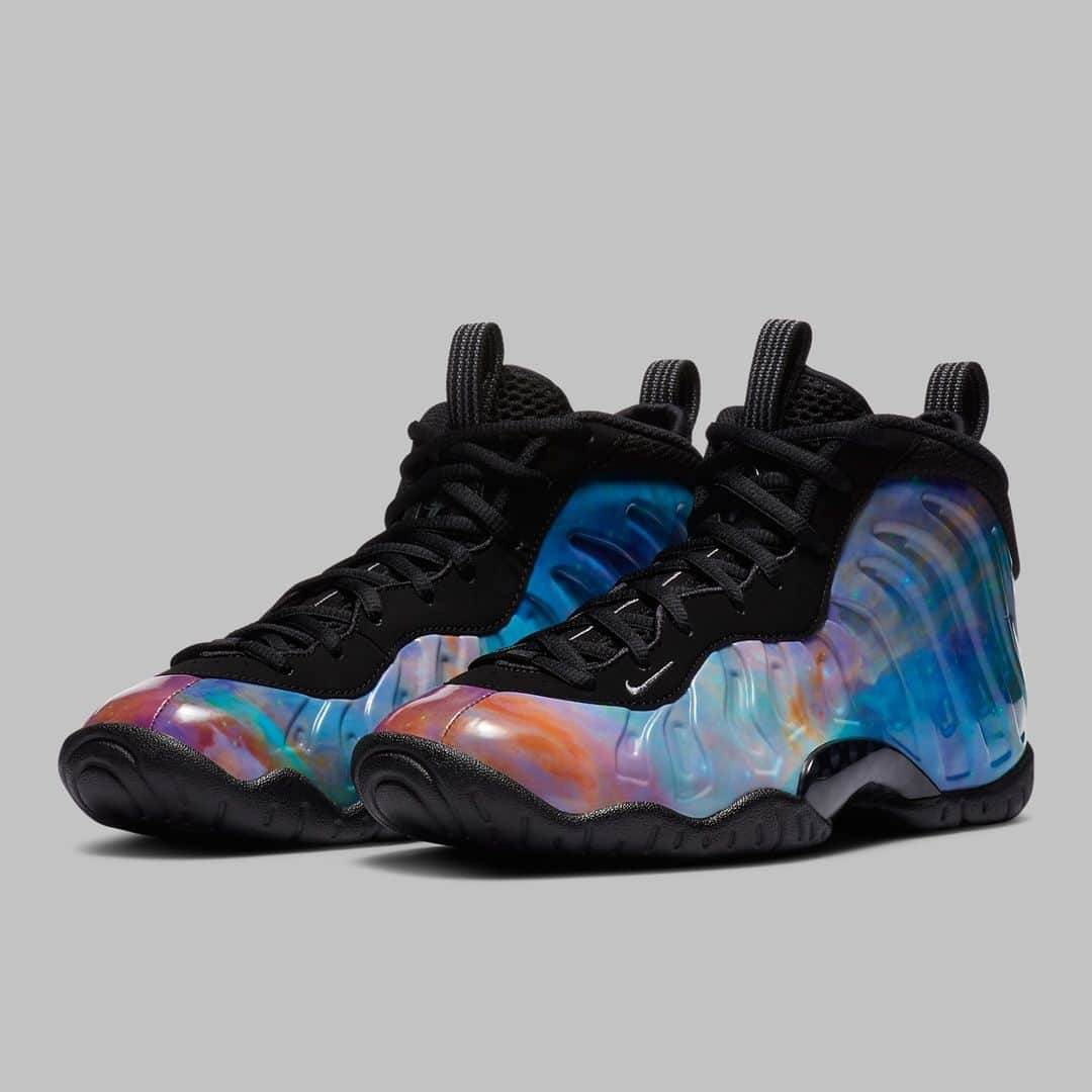 Sneaker Newsさんのインスタグラム写真 - (Sneaker NewsInstagram)「The Nike Little Posite One XX "Big Bang" is returning to stores on November 27th exclusively in full kids sizes. That includes Big Kids, Little Kids, Toddler, and Crib sizing. Hit the link in our bio for more details.」11月24日 3時32分 - sneakernews