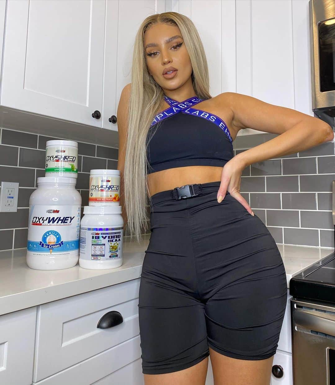 Val Mercadoさんのインスタグラム写真 - (Val MercadoInstagram)「💪🏽🖤Up to 60% off your favorite supplements stacks using my code Val10  20% off individual products using my code Val10  EHP has also brought back Cosmic Blast for Black Friday! Make sure you don’t miss out these on these huge sales across EHPlabs entire range! What’s your favourite EHPlabs product? Leave a comment here, I’m interested to know」11月24日 9時15分 - val.mercado
