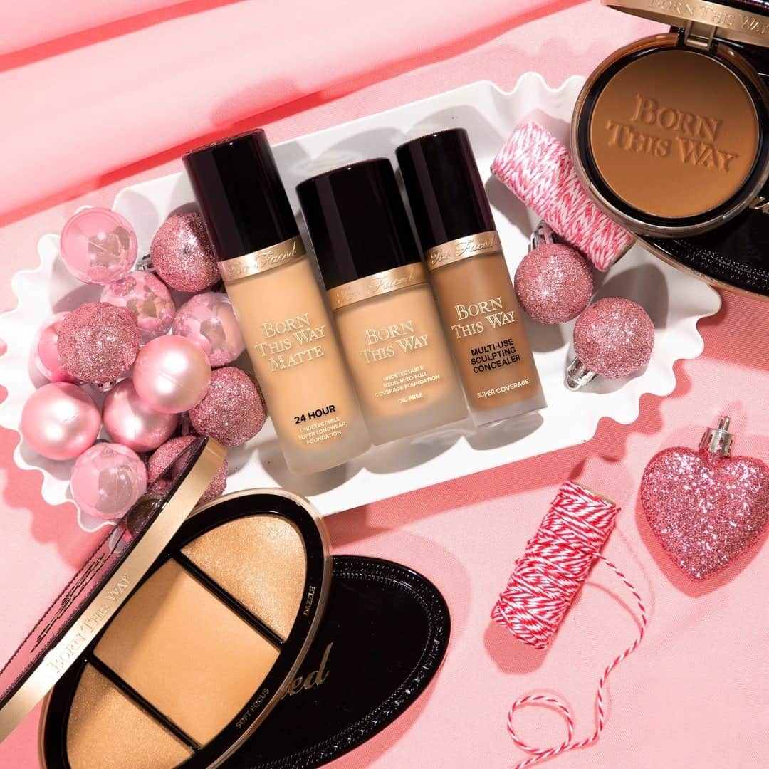 Too Facedのインスタグラム：「💖 Pink Friday is ON, babe 💖 We're celebrating ALL WEEK LONG with 30% OFF Site-Wide & Free US Shipping! 🤩 Head over to toofaced.com to shop the sale of the year! #toofaced」