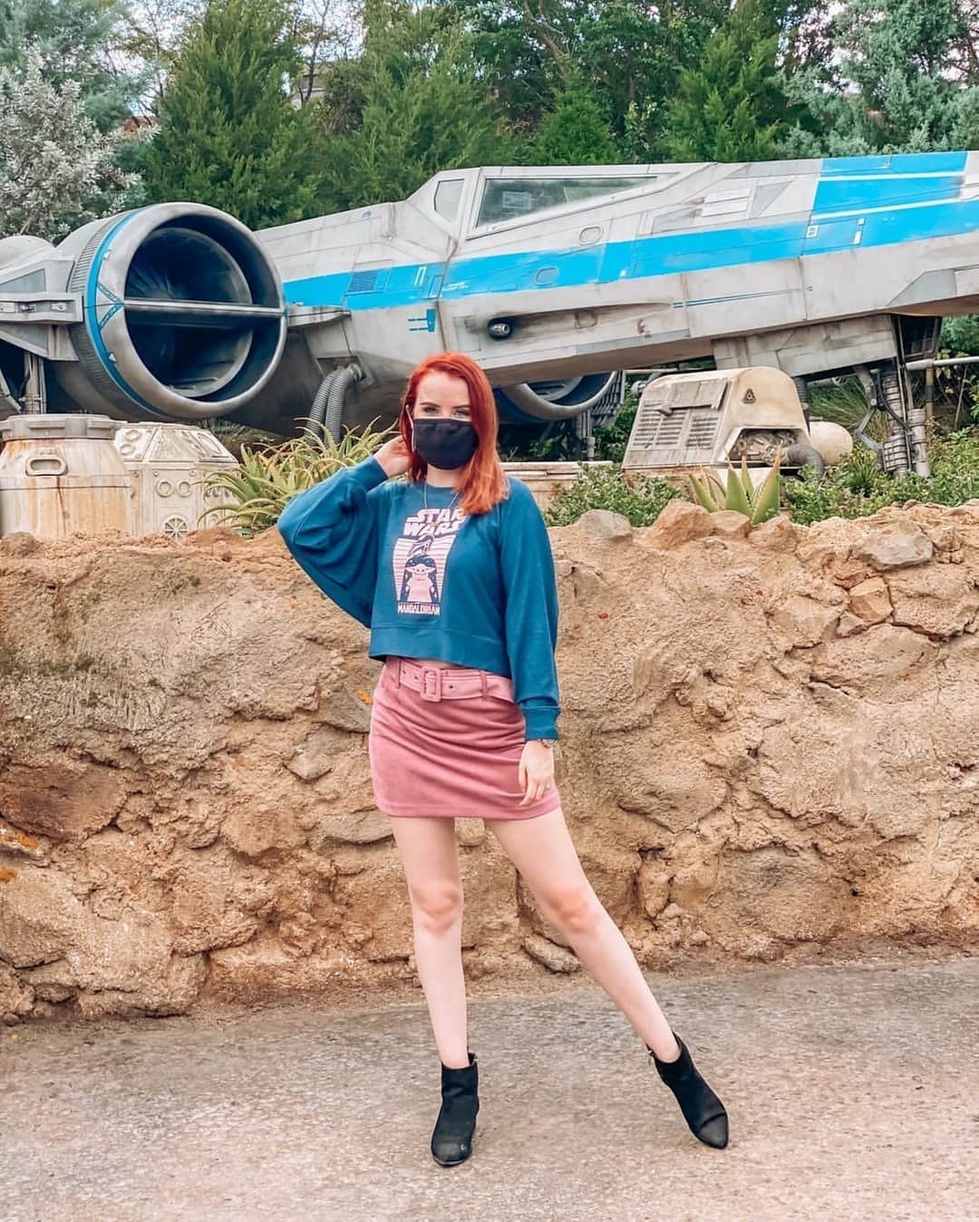 チェイサーのインスタグラム：「We actually like mondays now because of  #MandoMondays ! Have you seen our new #TheMandolorian Collection??✨ #StarWars #ChaserBrand #BabyYoda @molllyyyyy」
