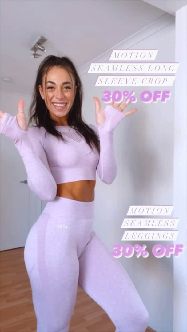 Danielle Robertsonのインスタグラム：「BIG NEWS!!  🎉 @beaybl Black Friday sale is now live with up to 50% off! 🥳 Here are some of my favourite sets including some of the awesome deals they currently have on offer! 💕」
