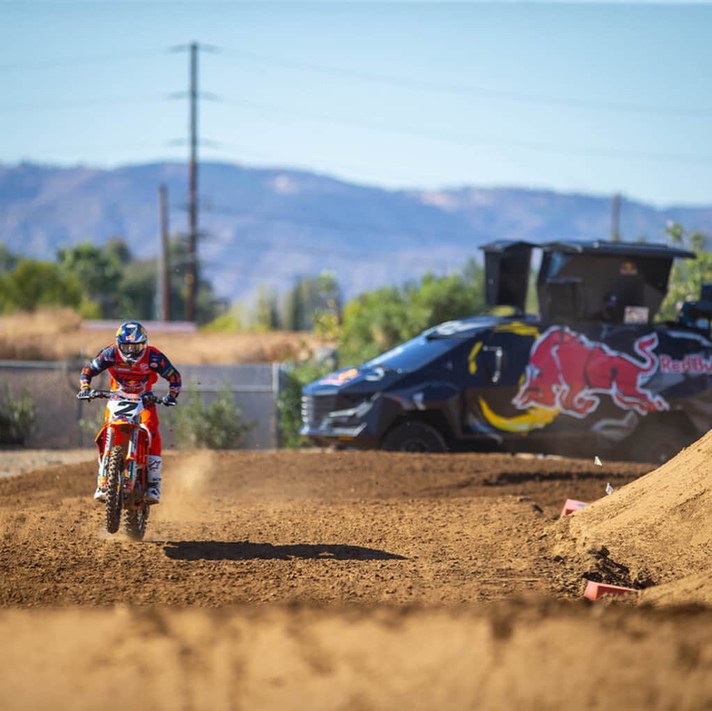 Racer X Onlineさんのインスタグラム写真 - (Racer X OnlineInstagram)「Between the Motos ⏱️ Cooper Webb "[The #1 plate] That’s what you work for, man. That’s what you work for. I was good with it. We’re back to the OG #2. Hopefully we can change that next year." 🗣  More on @RacerXOnline」11月24日 4時33分 - racerxonline