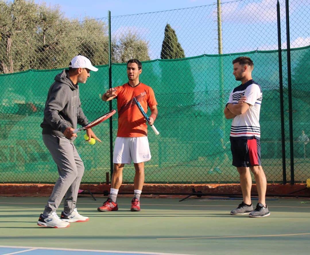ファビオ・フォニーニのインスタグラム：「Day One 🎾 @mancini_alberto @alelacour  #2021 #team #newseason」