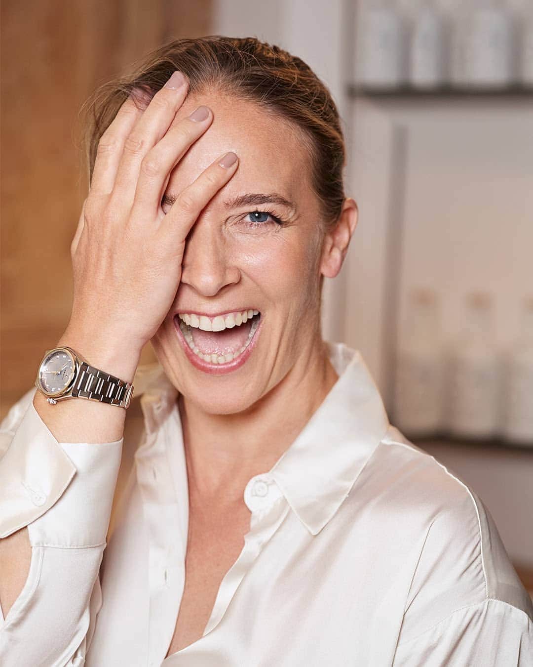 ゼニスのインスタグラム：「#Dreamhers : “When I started cooking just a little over twenty years ago, I had to deal with a lot of prejudices and preconceptions from my male colleagues. But with a bit of humor and a lot of determination, we made it happen.”  #Zenith #ZenithWatches #TimeToReachYourStar #ZenithXDreamhers #AmandineChaignot #Chef #DefyMidnight」
