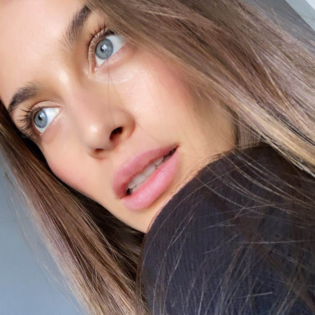 デシレ・コルデロ・フェレールのインスタグラム：「I deserve it 🦋」