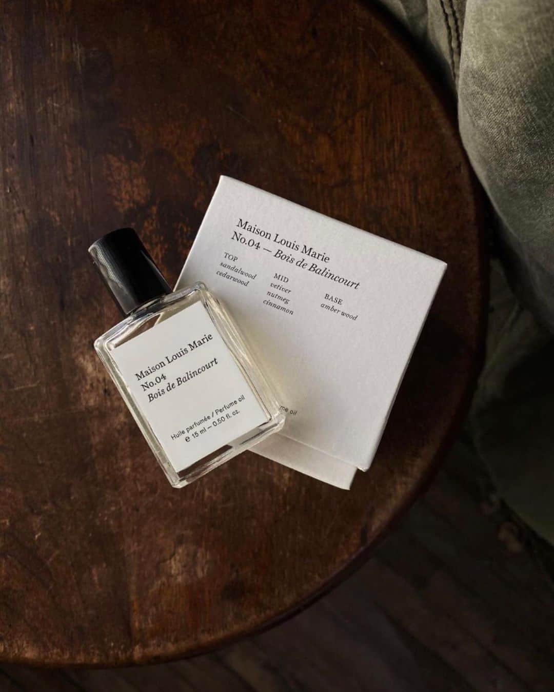 のインスタグラム：「The Gift Guide Starter. New and up now at www.folklifestyle.com for all your gift buying must haves.  1.) @manreadymerc 2.) @aheirloom 3.) @floreslane 4.) @loyalstricklin 5.) @dixiereserve 6.) @stashstyle」