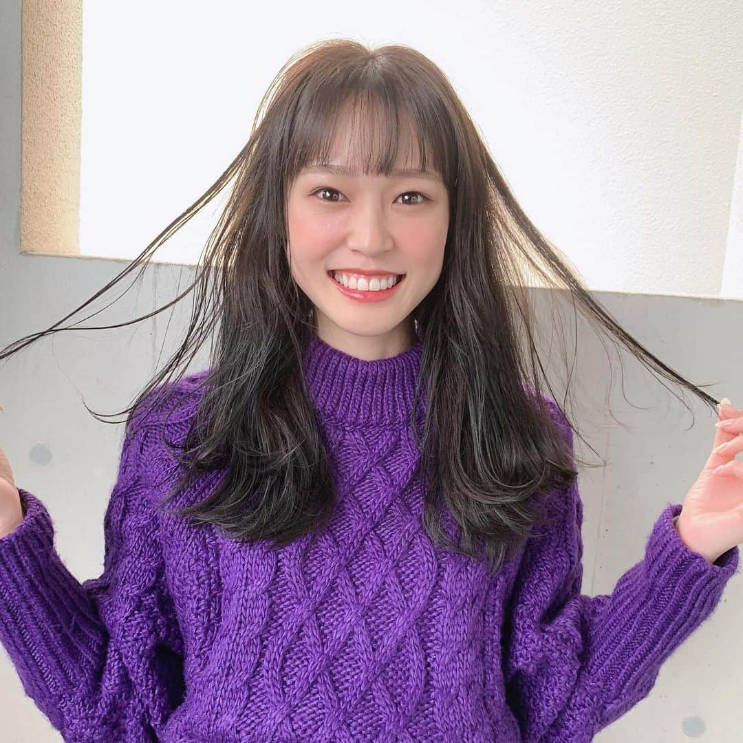 橘香恋のインスタグラム：「おはようございます❤︎﻿ ﻿ 前回の投稿に、イイネとコメントありがとうございます☺﻿ ﻿ ﻿お仕事で髪色暗くしました❣︎  ﻿ ﻿ ﻿」