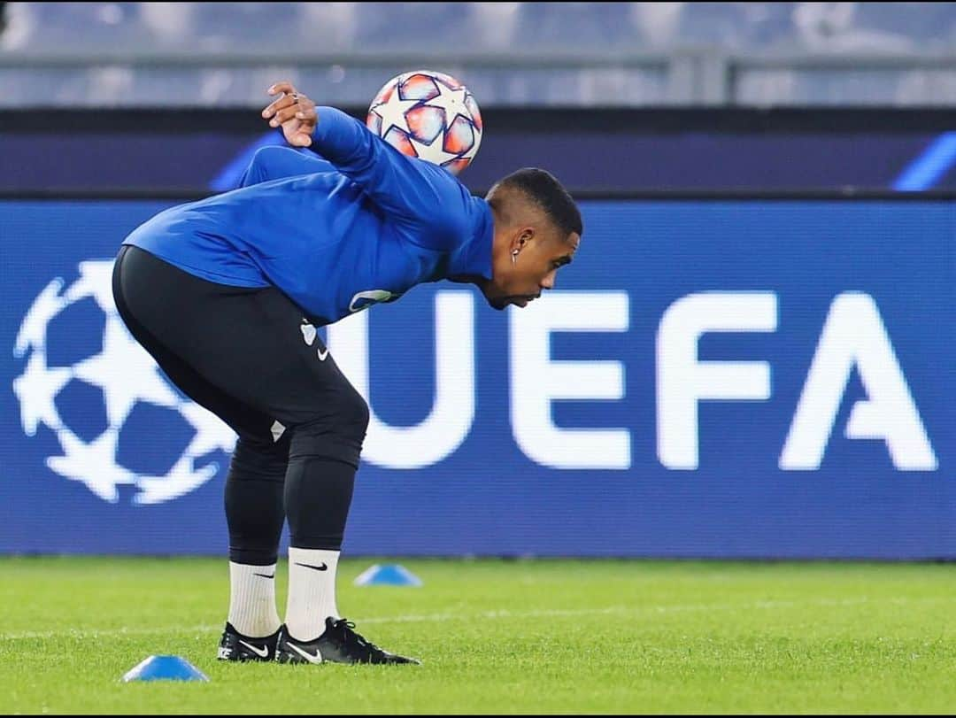 マウコム・フィリペ・シウヴァ・デ・オリヴェイラのインスタグラム：「#UCL💙🤍⚽️ Ready for tomorrow 💪🏾」