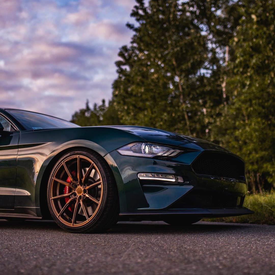 CARLiFESTYLEさんのインスタグラム写真 - (CARLiFESTYLEInstagram)「2020 Mustang Bullet on @concaverwheels. What do you guys think? #carlifestyle」11月24日 7時13分 - carlifestyle