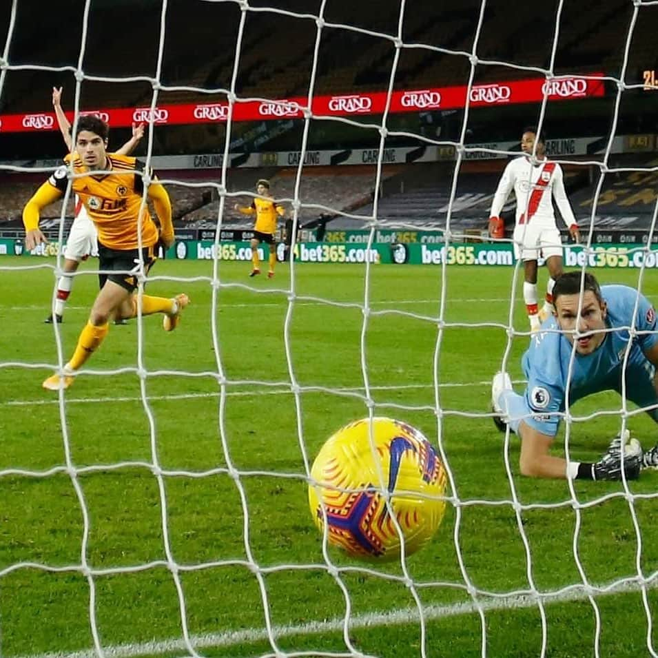 プレミアリーグさんのインスタグラム写真 - (プレミアリーグInstagram)「Super sub Pedro Neto 💥」11月24日 7時22分 - premierleague