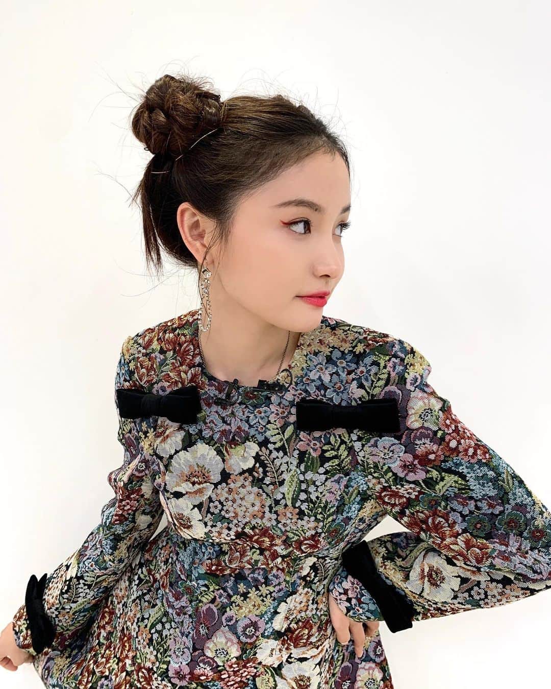 リン・シャオザイのインスタグラム