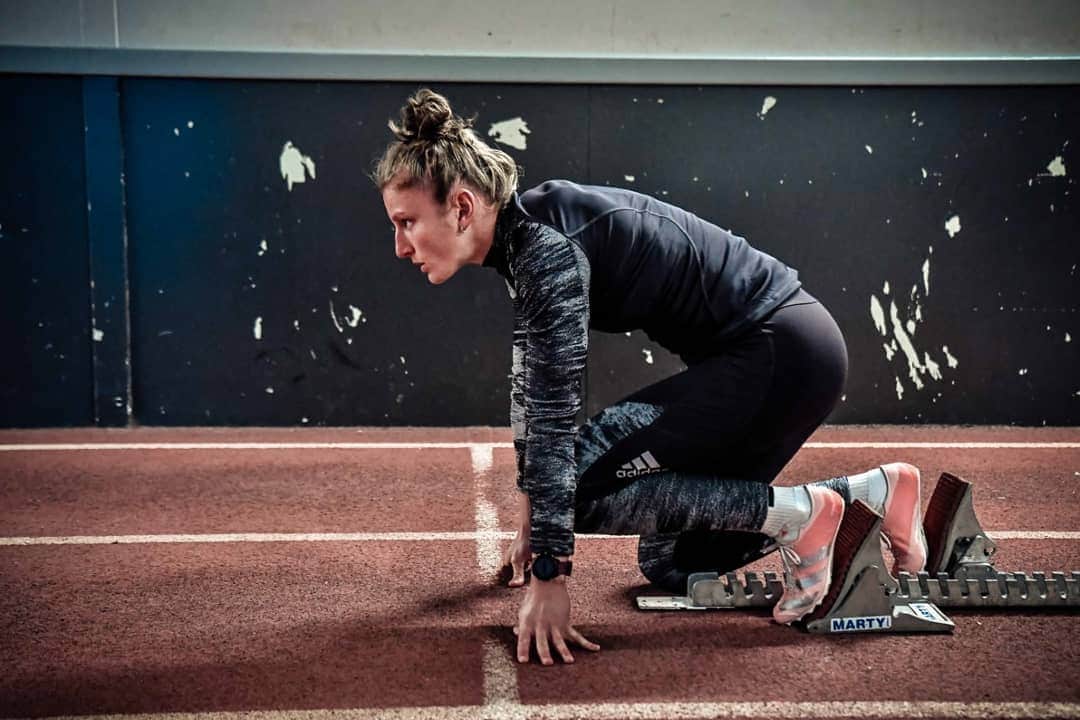 Amandine BROSSIERのインスタグラム：「Prête à tout dans ma nouvelle tenue adidas. 🔥  @adidasparis 📸 @theobarillerk  #ready #readyforsport #training #startingblocks #sprint #fast #sport #women #running #trackandfield #sportwomen #outfit #power」