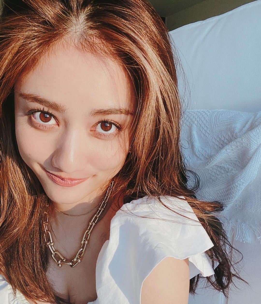 のインスタグラム：「New アイコン💕  大好きな🌹だったのだけどいつかのナチュラルな🥰🌹ナチュラルメイクも今度載せますね♥️一日お疲れ様😘 今テスト期間なのかな？頑張ってねん🥰🥺♥️」