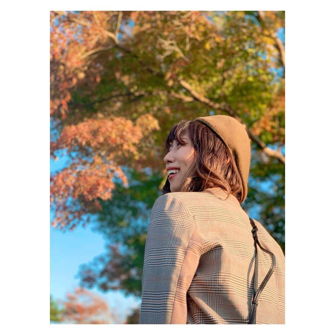 廣瀬茜さんのインスタグラム写真 - (廣瀬茜Instagram)「🍁🍁🍁 西陽が眩しくて目が開かない。  ゆかちゃんにオススメしてもらった @jour.de.muguetのセットアップが紅葉にピッタリでした🍁  #jourdemuguet #autumnleaves #japanesemaple #japan」11月24日 17時19分 - akane_bandmaid