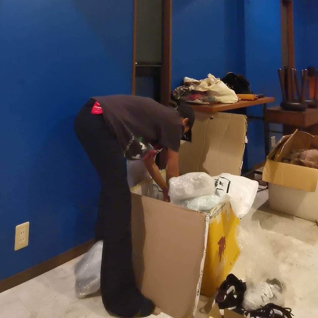 脇田恵子のインスタグラム：「荷物帰ってきた🥺。 実は去年の今頃タイに住んでおりました😂今更カミングアウト😀」
