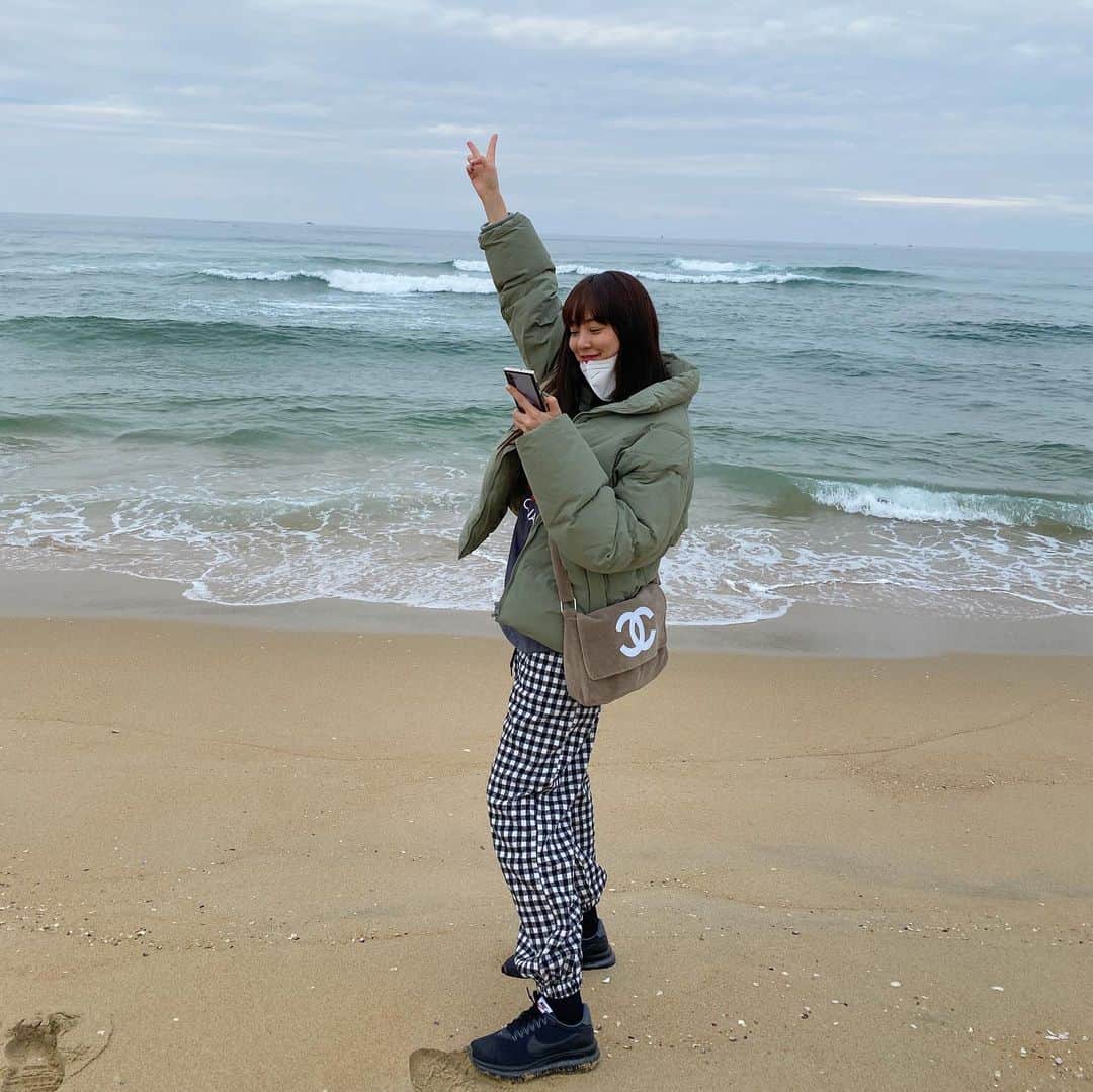 ジュヨン さんのインスタグラム写真 - (ジュヨン Instagram)「💛🤍🖤💚」11月24日 17時41分 - jupppal