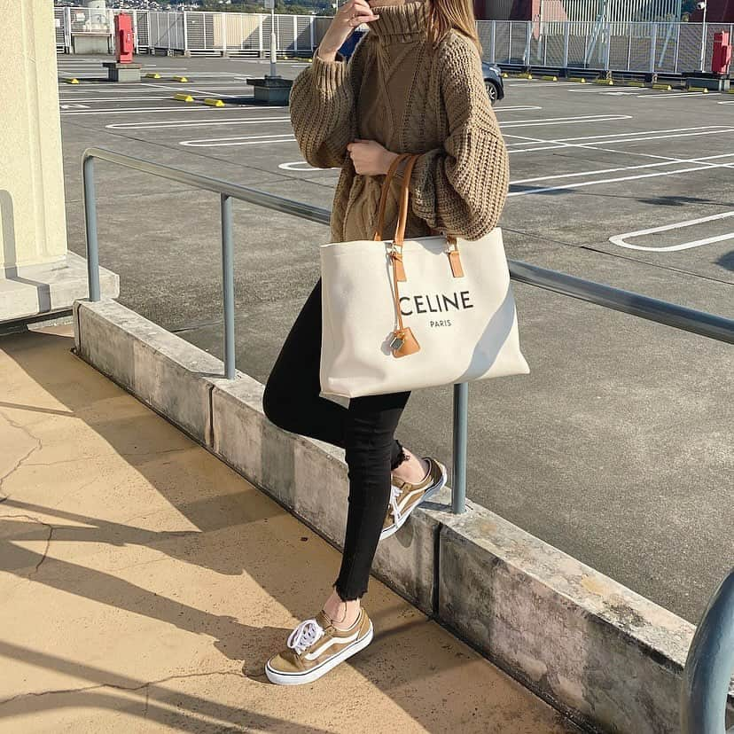 Maiさんのインスタグラム写真 - (MaiInstagram)「#ootd #sneaker #vans #vansoldskool #celine #celinebag」11月24日 17時41分 - maimaimai1016