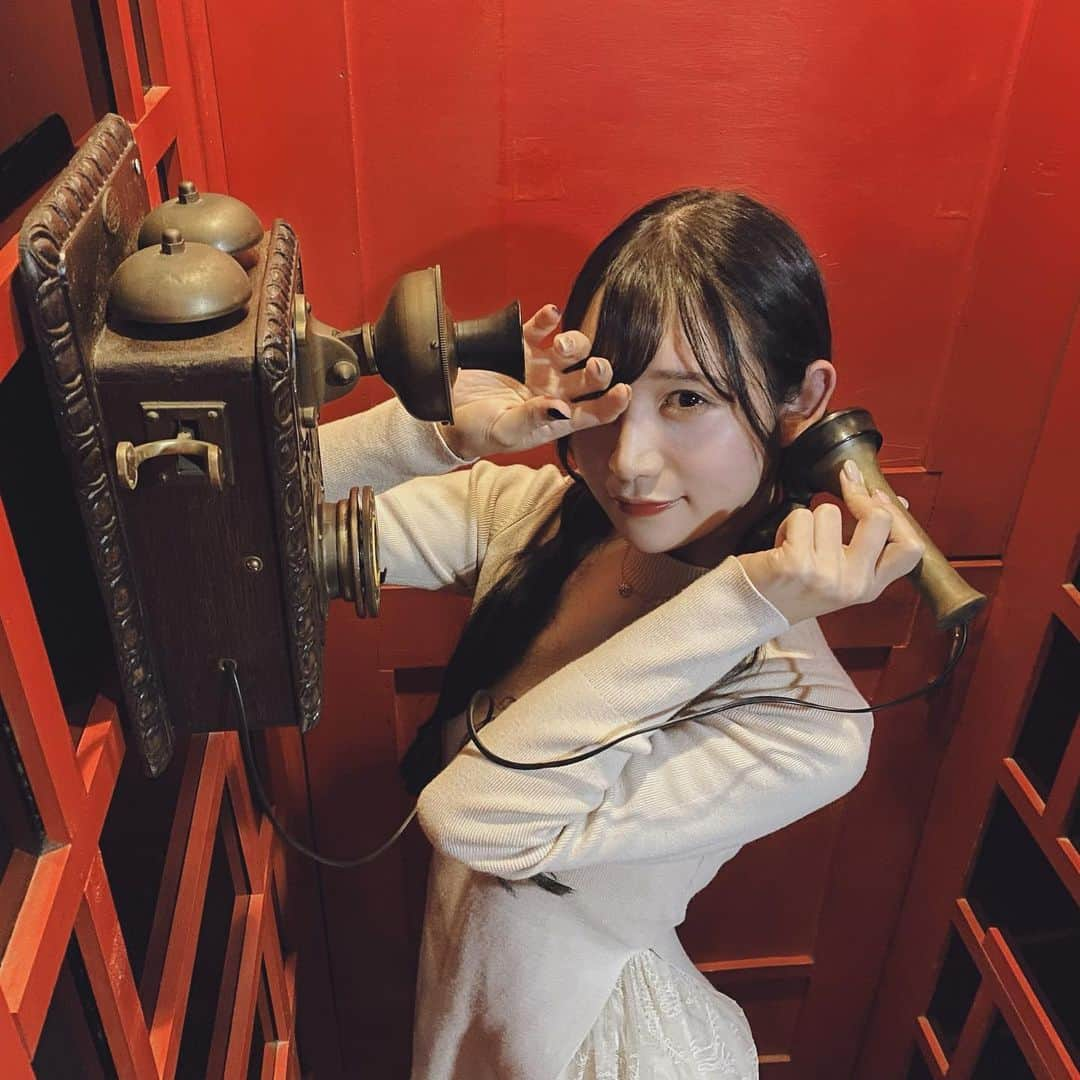 星奈あいさんのインスタグラム写真 - (星奈あいInstagram)「目黒のバーいってきたの〜❣️ 店内も落ち着いてて大人のバーって感じだったしこれからシーシャもできるので ぜったいまた行きたい٩( 'ω' )و . . 内装もすごくおしゃれで楽器が置いてあったり、写真の、ロンドンの電話BOXみたいなのも置いてあって 映え倒してるナ〜🐰✨  #星奈あい#目黒#バー#ブリティッシュBAR#クラフトビール#clash目黒#シーシャ」11月24日 18時19分 - hoshina_r18