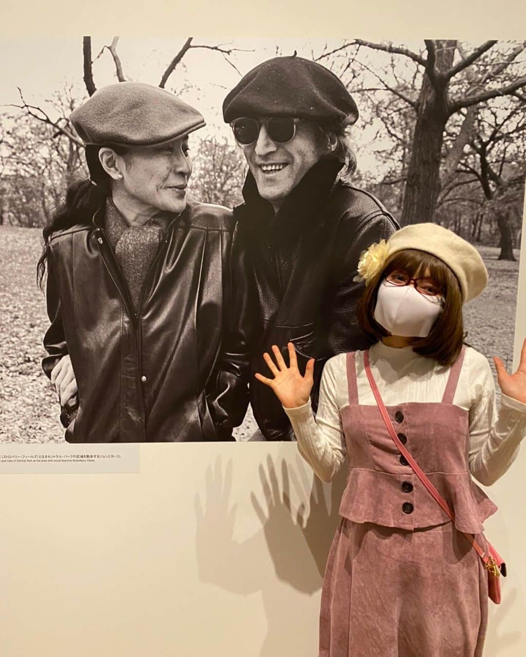 木部さんさんのインスタグラム写真 - (木部さんInstagram)「今日のきべは、John &yokoの展覧会に行ってきました！﻿ ﻿ ﻿ 会場にはソロになってからのJohnの曲が流れ、彼らのプライベートな品々がたくさん紹介されていましたよ！﻿ ﻿ ﻿ imagineの直筆歌詞や愛用していたGibsonのアコギは必見です！﻿ ﻿ ﻿ ﻿ #ジョンレノン #オノヨーコ#ショーンオノレノン #芸術 #音楽#創造#展示会 #ダブルファンタジー #ソニーミュージック六本木ミュージアム  #Johnlennon #yokoono #seanonolennon #art #music #creation #doublefantasy #exhibition #sonymusicroppongimuseum」11月24日 18時17分 - kibe_dayo