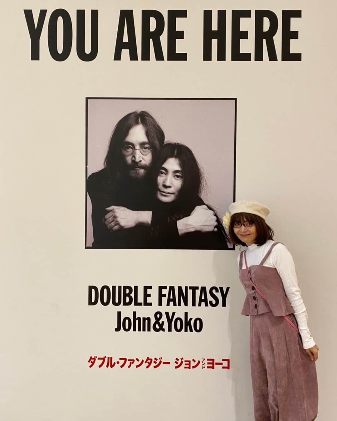 木部さんのインスタグラム：「今日のきべは、John &yokoの展覧会に行ってきました！﻿ ﻿ ﻿ 会場にはソロになってからのJohnの曲が流れ、彼らのプライベートな品々がたくさん紹介されていましたよ！﻿ ﻿ ﻿ imagineの直筆歌詞や愛用していたGibsonのアコギは必見です！﻿ ﻿ ﻿ ﻿ #ジョンレノン #オノヨーコ#ショーンオノレノン #芸術 #音楽#創造#展示会 #ダブルファンタジー #ソニーミュージック六本木ミュージアム  #Johnlennon #yokoono #seanonolennon #art #music #creation #doublefantasy #exhibition #sonymusicroppongimuseum」