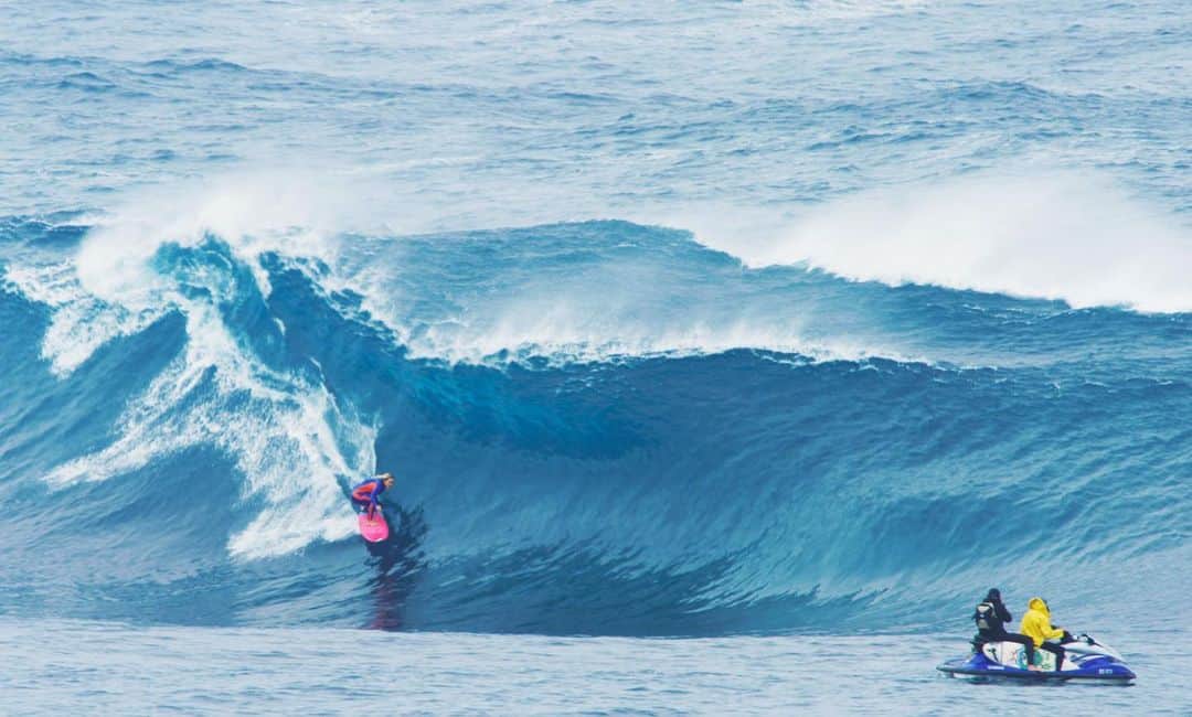 フェリシティー・パルマティアーのインスタグラム：「The setup 😬 @mayhemsurfboards_mattbiolos @lostaustralia @lostsurfboards」