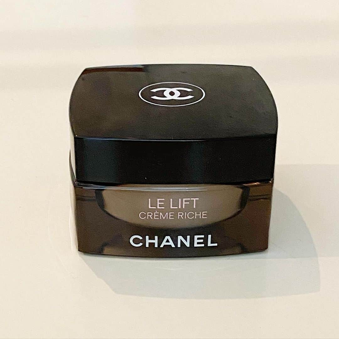 Sachiのインスタグラム：「So good @chanel.beauty  #sachiのbeautytime」