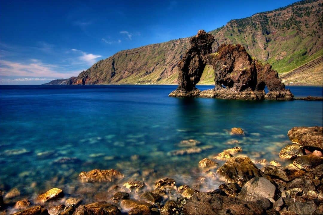 Lonely Planetのインスタグラム：「Remote El Hierro has all the makings to become your next bucket list destination. Think awe-inspiring volcanoscapes, outstanding diving and water sports, wonderful hiking and down-to-earth island-fired gastronomy. 🏆It also made it on our #BestInTravel list.   Tap the link in our bio to find out how this little-explored Canary Island is so much more than the stereotypes.」