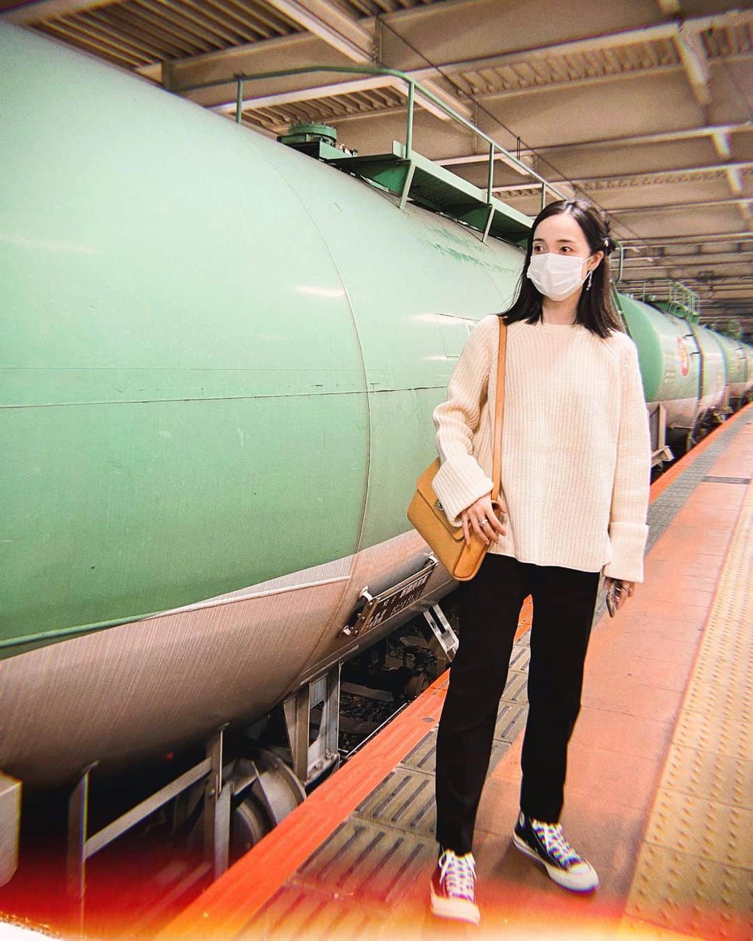 奥村佳恵のインスタグラム：「😷🚞💚 #freighttrain  #facemask」