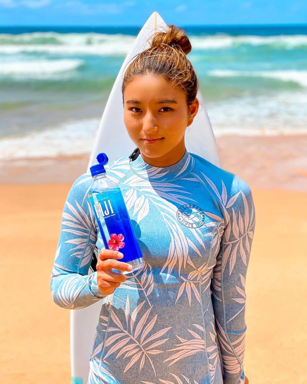 FIJIWaterJapanのインスタグラム：「💙💙💙  #フィジーウォーター #fijiwater #空 #スポーツキャップ　 #ミネラルウォーター  #水分補給　#lifewithfijiwater」