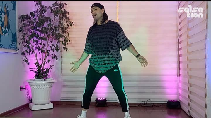 のインスタグラム：「Algo de lo que fue #WorkshopBodyControl para @salsationfitness   Que opinas???  Te gustaría vivir este workshop???   #salsation  BODY CONTROL by KlaudioReies  Canción #POM a de @jordyjill   #klaudioreies #alejodance @alejodance @crisantivil @barbarasoto_sch @ingrid_schmaelzle_salsation」