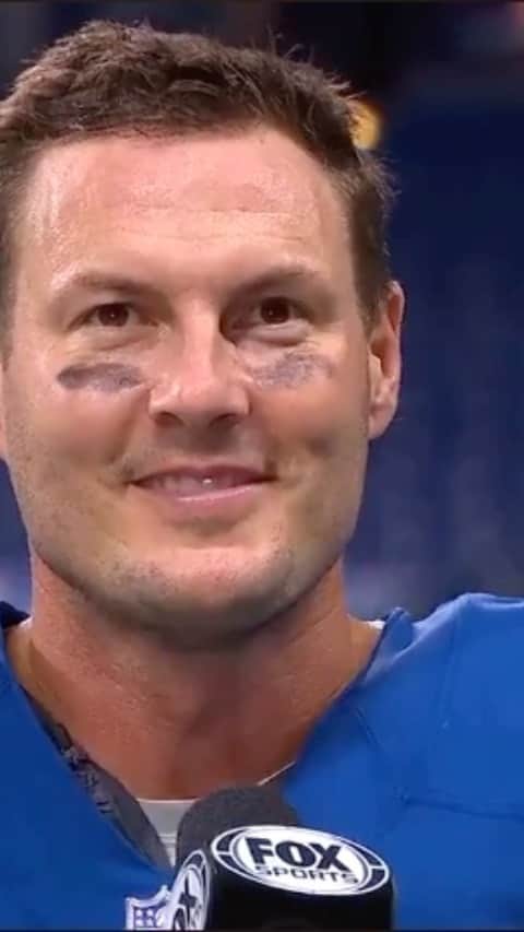 エリン・アンドリューズのインスタグラム：「#TNF postgame with Philip Rivers after a wild OT win for the @colts • @nflonfox @vtrilling @jilliangregory」