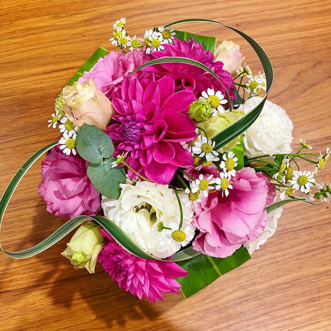 大槻瞳さんのインスタグラム写真 - (大槻瞳Instagram)「Sundays:)  #love #flowers」11月24日 11時23分 - hitomi_otsuki_55