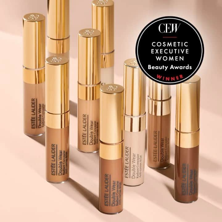 のインスタグラム：「Best-in-class makeup for your best look 😘 We’re proud to share that our #DoubleWear Radiant Concealer is @CEWInsider’s 2020 Face Product Prestige winner 🏆. With 12-hour wear, medium-to-full coverage, and radiant finish, CEW’s top pick is sure to be yours too. Tap to shop our #CEWBeautyAwards winner!」