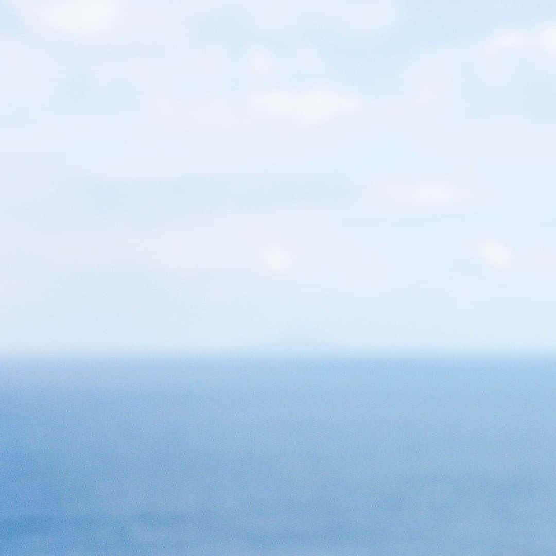 THREEのインスタグラム：「・ ＜THREE SELFCARE RETREAT＞ THREE から、時間も場所も選ばない、新しいセルフケアのかたちをご提案。  それは、現代を生きる私たちのライフスタイルに寄り添った、 新しいセルフケアのかたち、”セルフケア・リトリート”。 自然のリズムと調和して、自分本来の美しさを引き出す、 ホリスティックケアを大切に考えるTHREEからの新しい提案です。  特別だけど特別じゃない。日常の中に見つける、自分自身と向き合える大切な時間。 セルフケアをすることで、毎日の自分がニュートラルになり、 そして、自分がもっとも心地よくいられるリズムを見つけてみませんか？  ＜COUNSELING at NEWoMan 新宿＞ 11/26 [THU] – 12/31 [THU] 日々の時間の中に、リトリートしているかのようなセルフケアを見つける、カウンセリングを受付中。 お一人お一人のお肌やライフスタイルに応じたカウンセリングをさせていただきます。 ぜひお気軽に、お立ち寄りくださいませ。  詳しくはこちらから。 https://bit.ly/32ZmybA  #threecosmetics #セルフケアリトリート #SELFCARERETREAT #セルフケア #スキンケア」