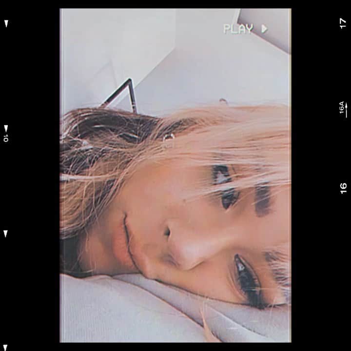 Danna Paolaのインスタグラム：「I can be needy 🥺」